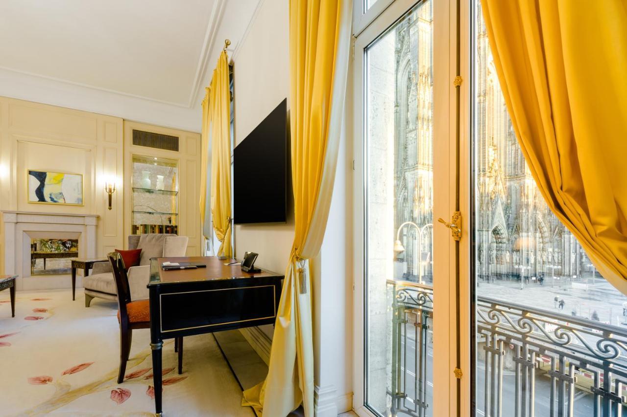 Excelsior Hotel Ernst Am Dom Κολωνία Εξωτερικό φωτογραφία A suite at the hotel