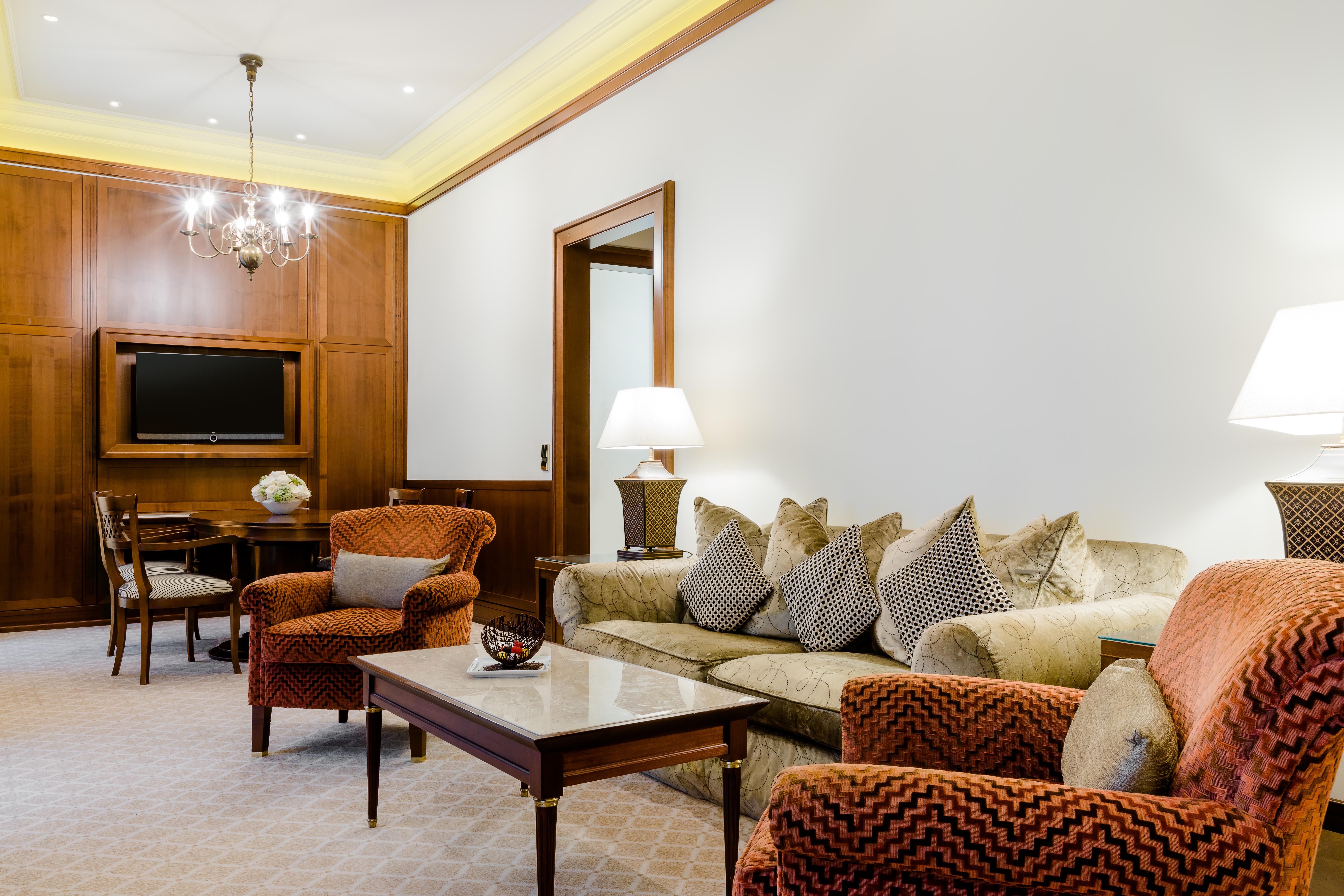 Excelsior Hotel Ernst Am Dom Κολωνία Εξωτερικό φωτογραφία A living room at the hotel