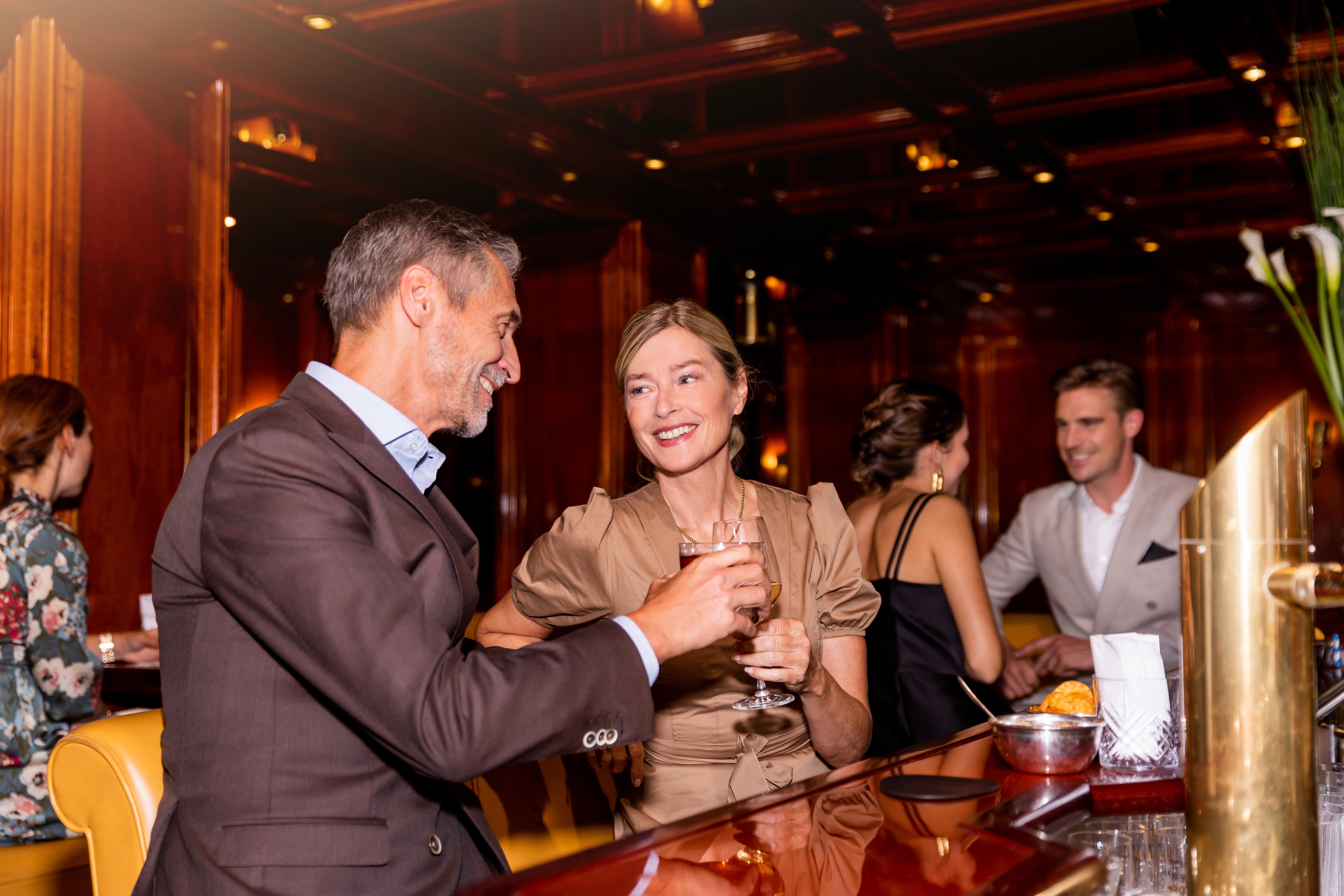 Excelsior Hotel Ernst Am Dom Κολωνία Εξωτερικό φωτογραφία The bar on board